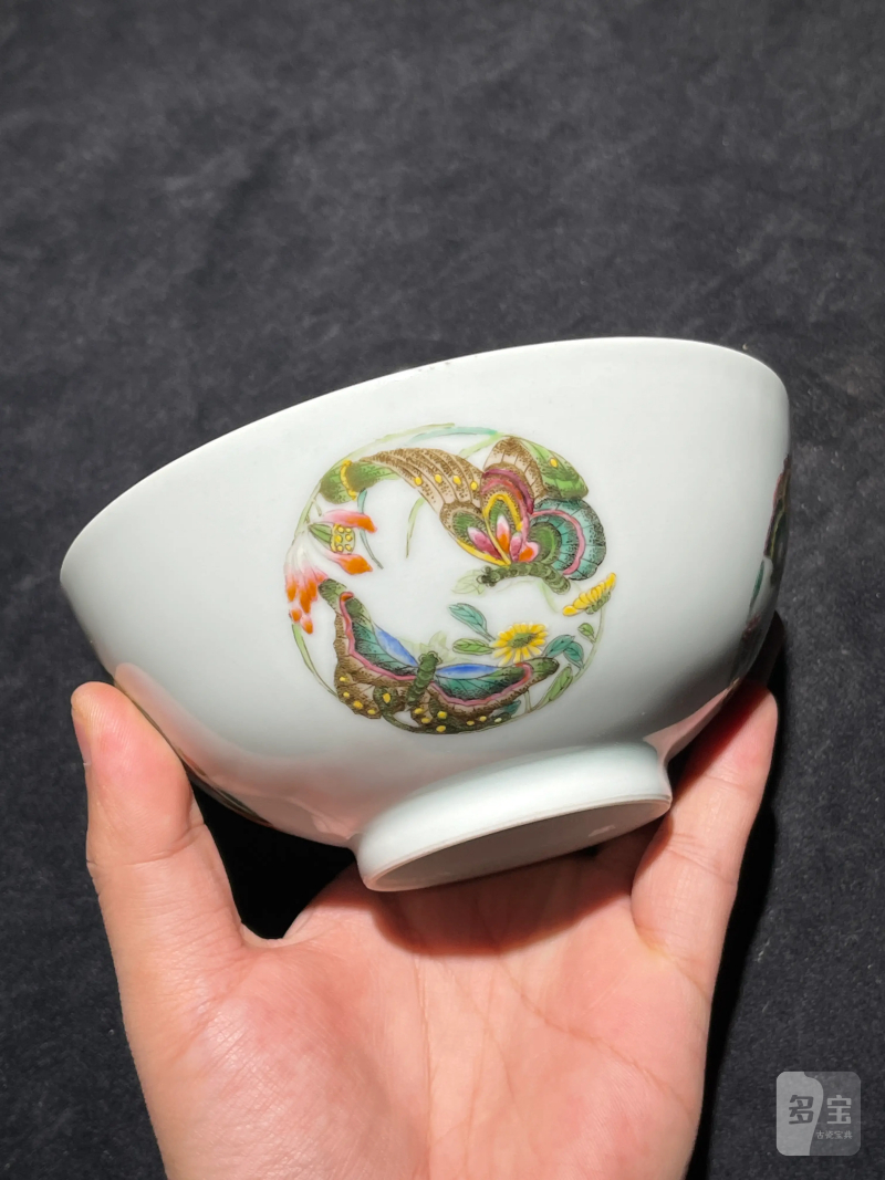 建国后 仿雍正珐琅彩团蝶纹碗 - 图4